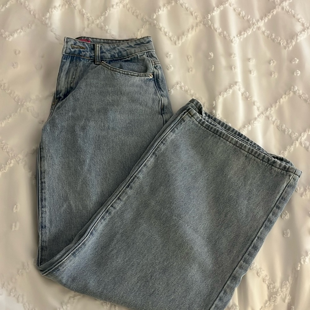 Low rise jeans from Edikted. Size small.